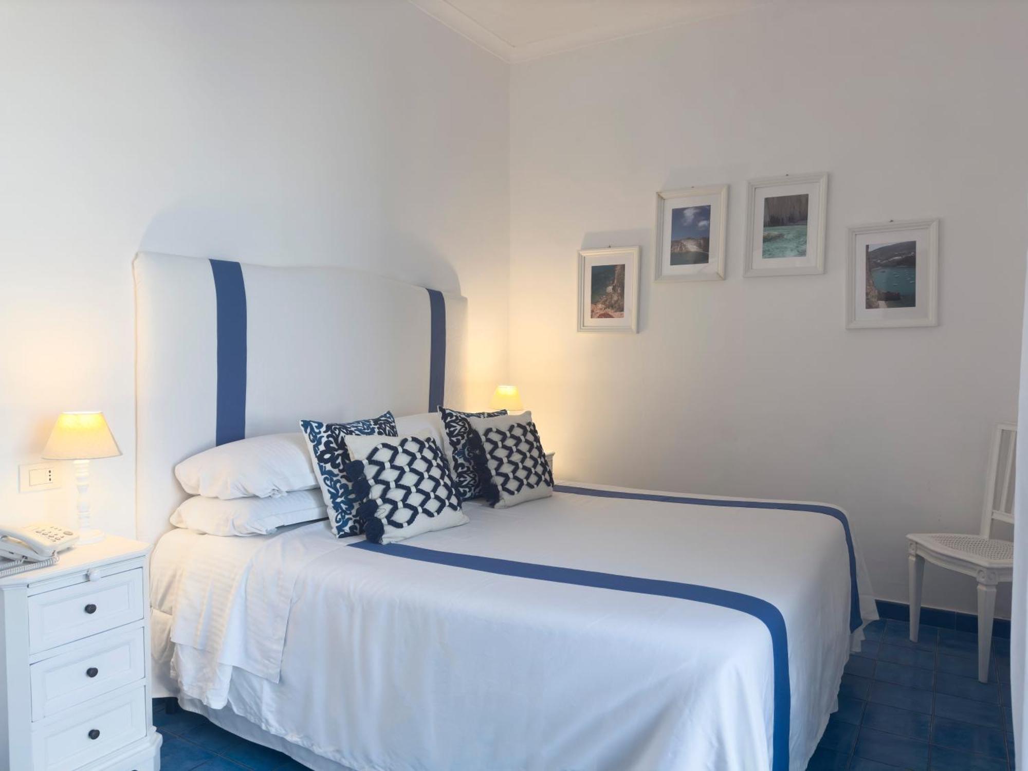 Hotel Chiaia Di Luna Понца Екстериор снимка