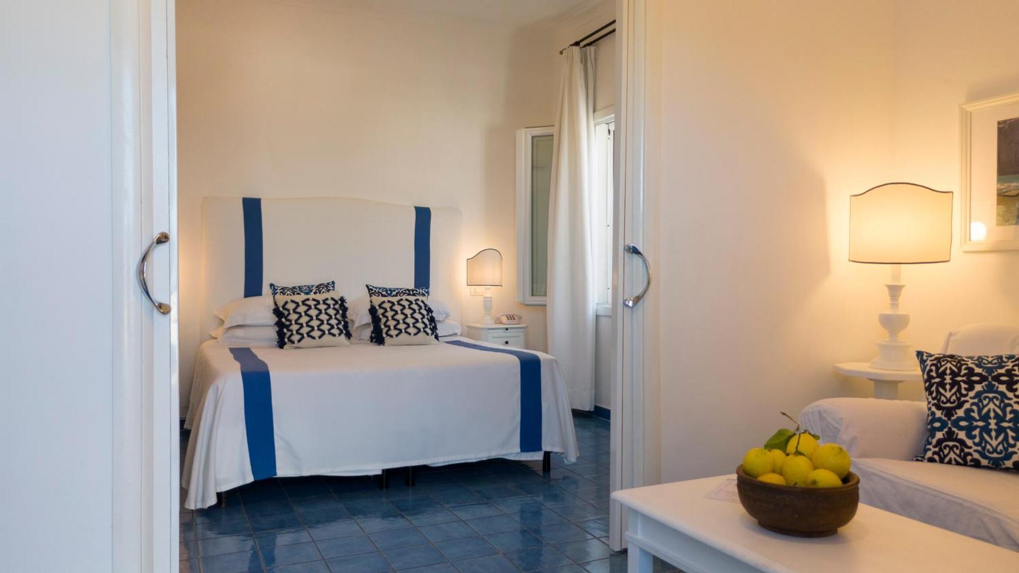 Hotel Chiaia Di Luna Понца Екстериор снимка