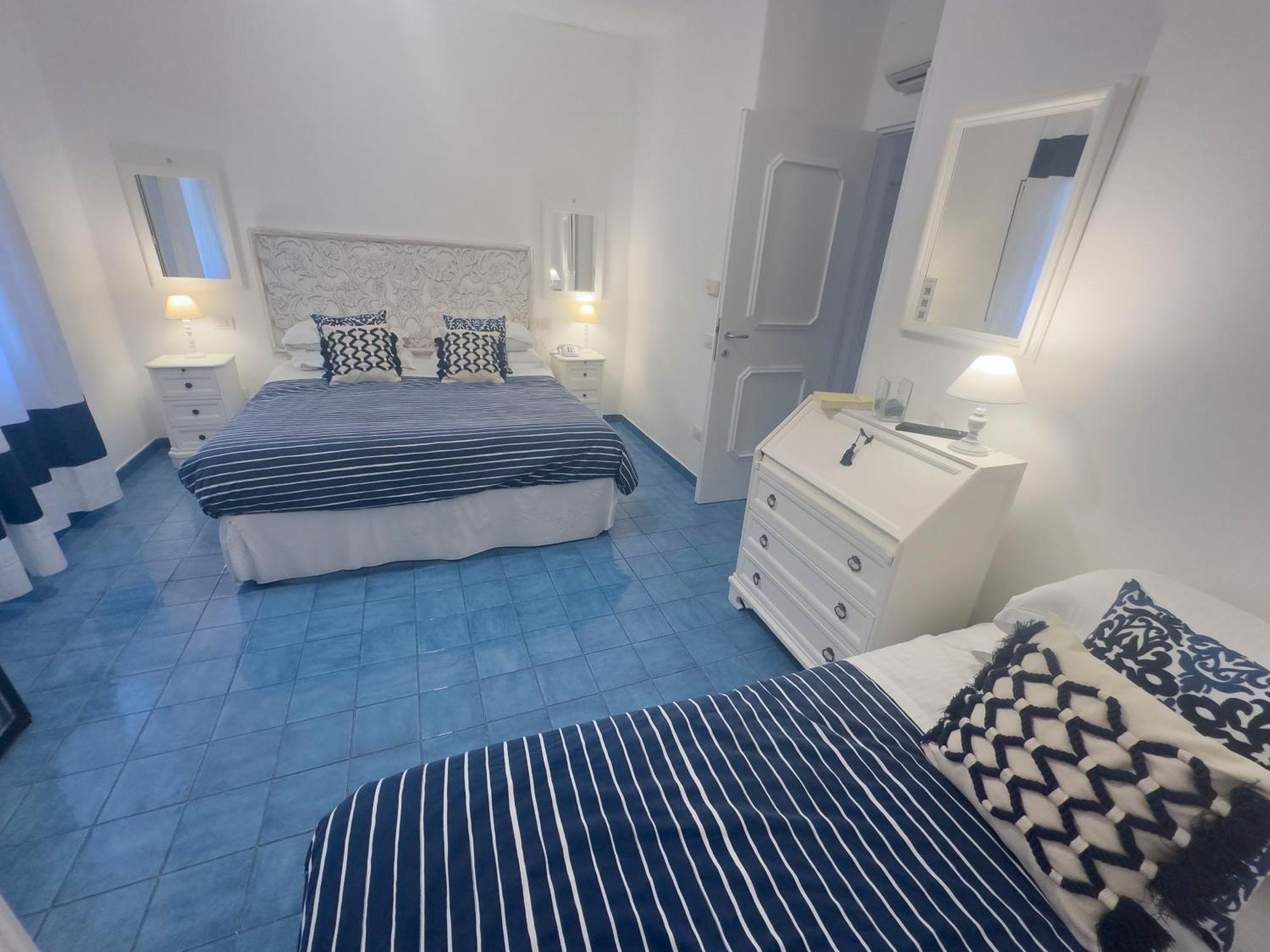 Hotel Chiaia Di Luna Понца Екстериор снимка