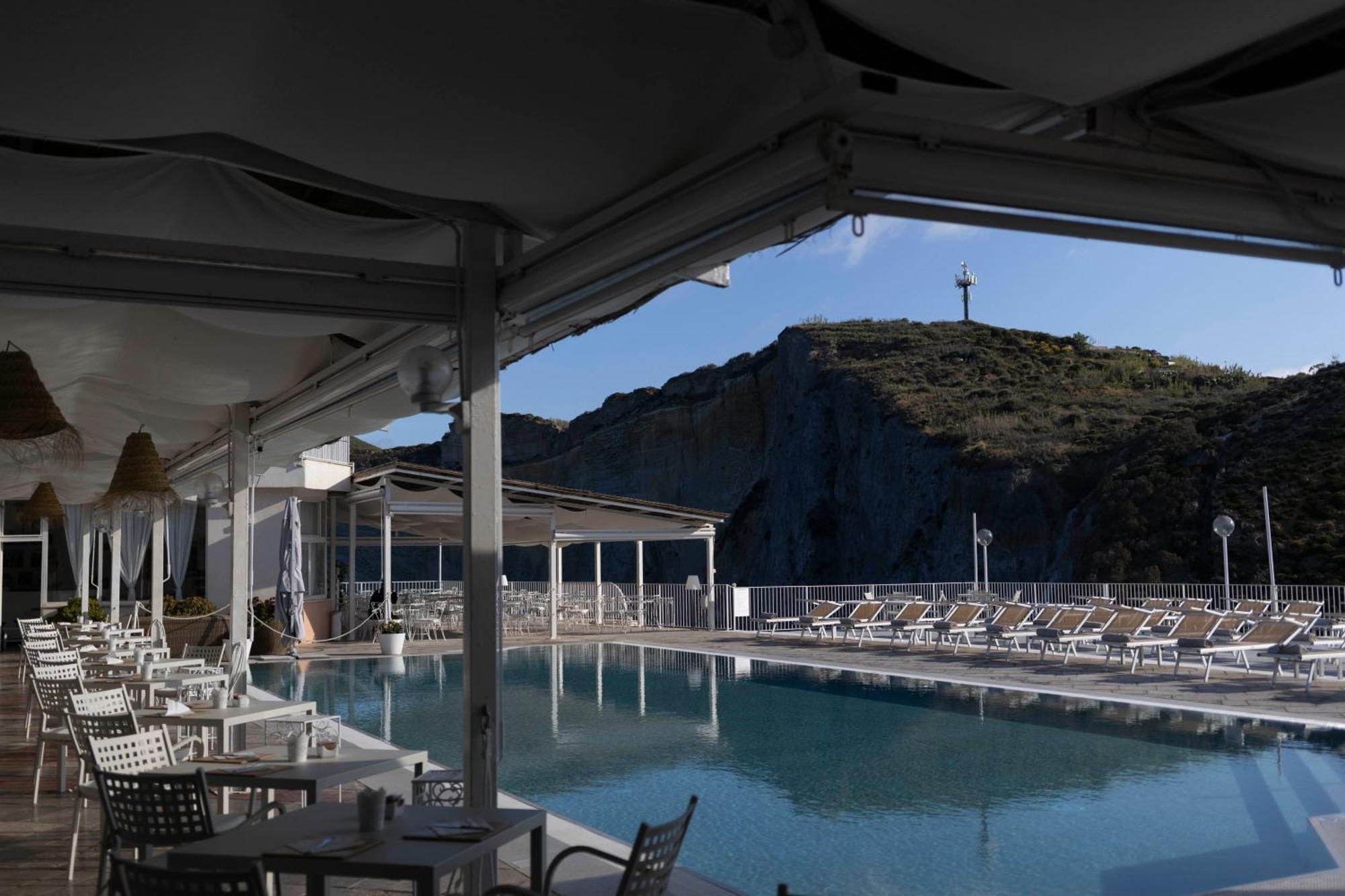 Hotel Chiaia Di Luna Понца Екстериор снимка