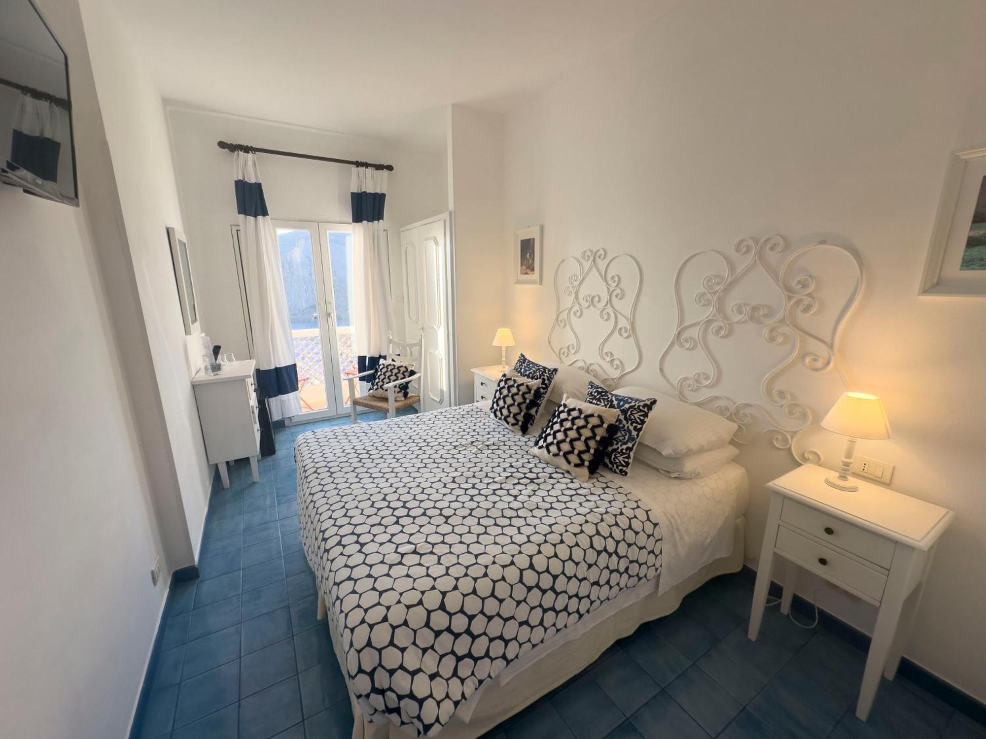 Hotel Chiaia Di Luna Понца Екстериор снимка