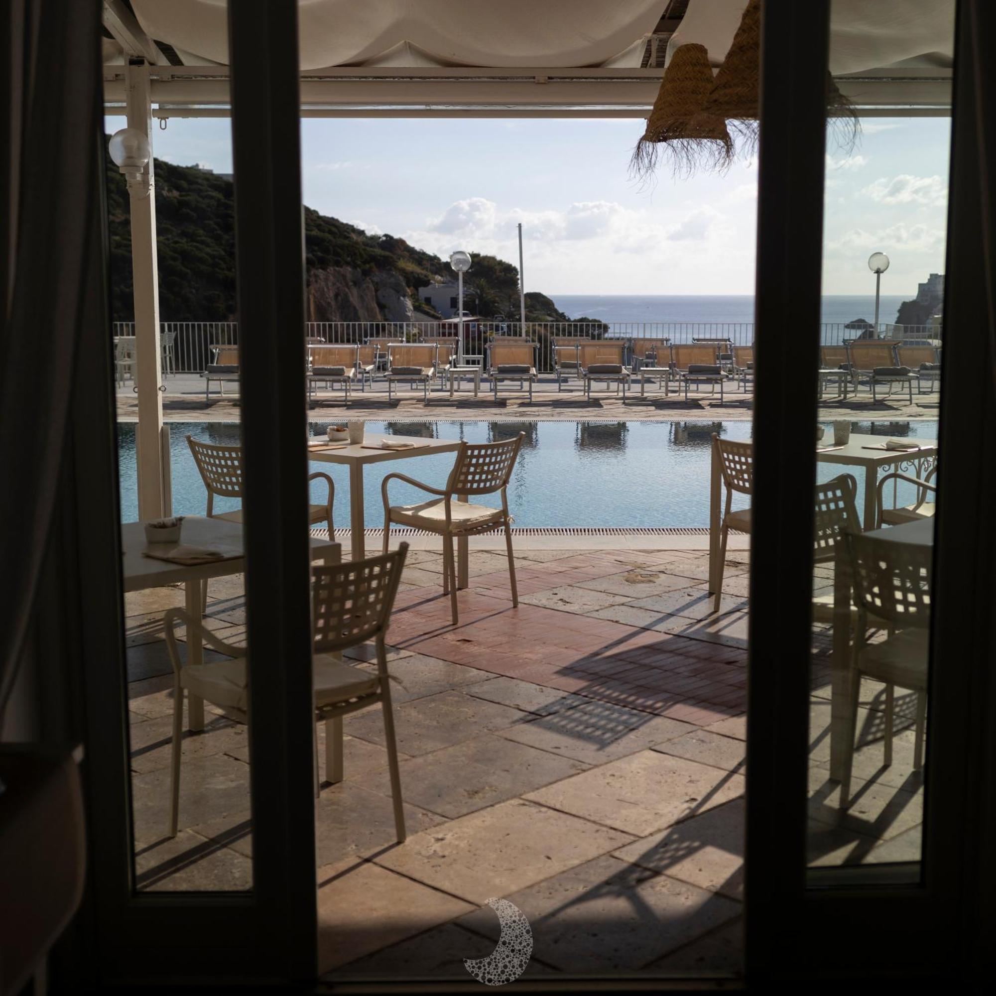 Hotel Chiaia Di Luna Понца Екстериор снимка