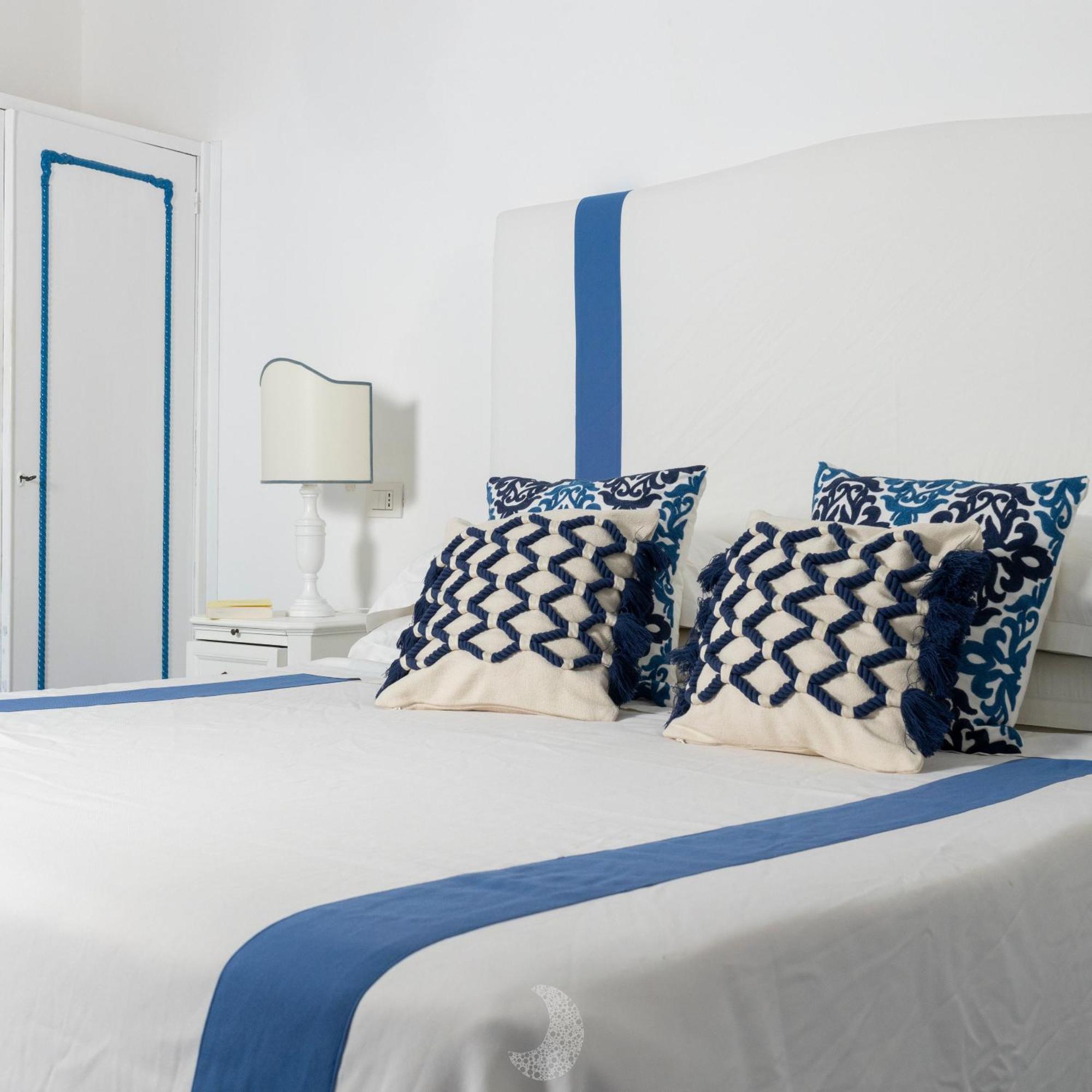 Hotel Chiaia Di Luna Понца Екстериор снимка