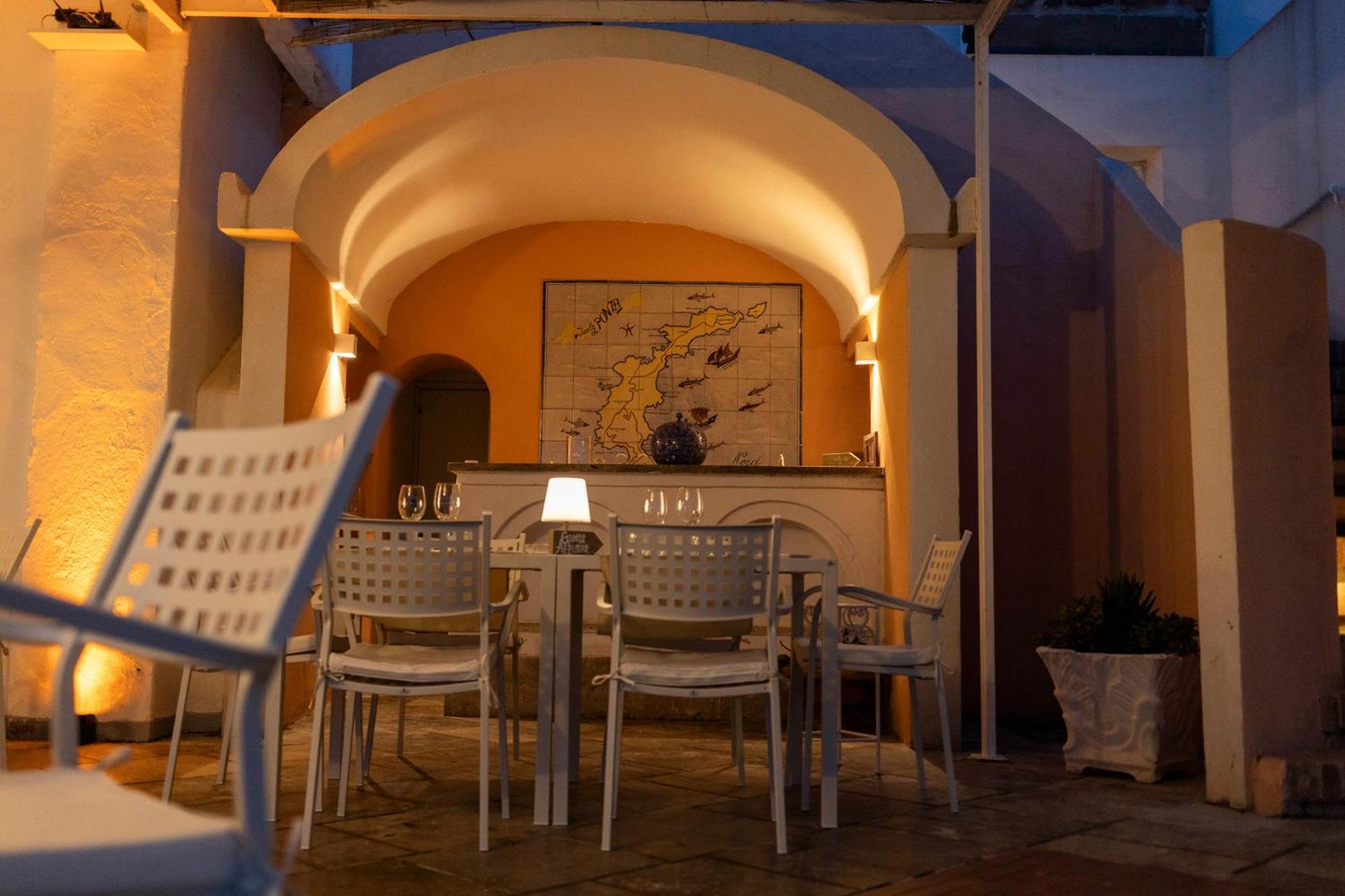 Hotel Chiaia Di Luna Понца Екстериор снимка