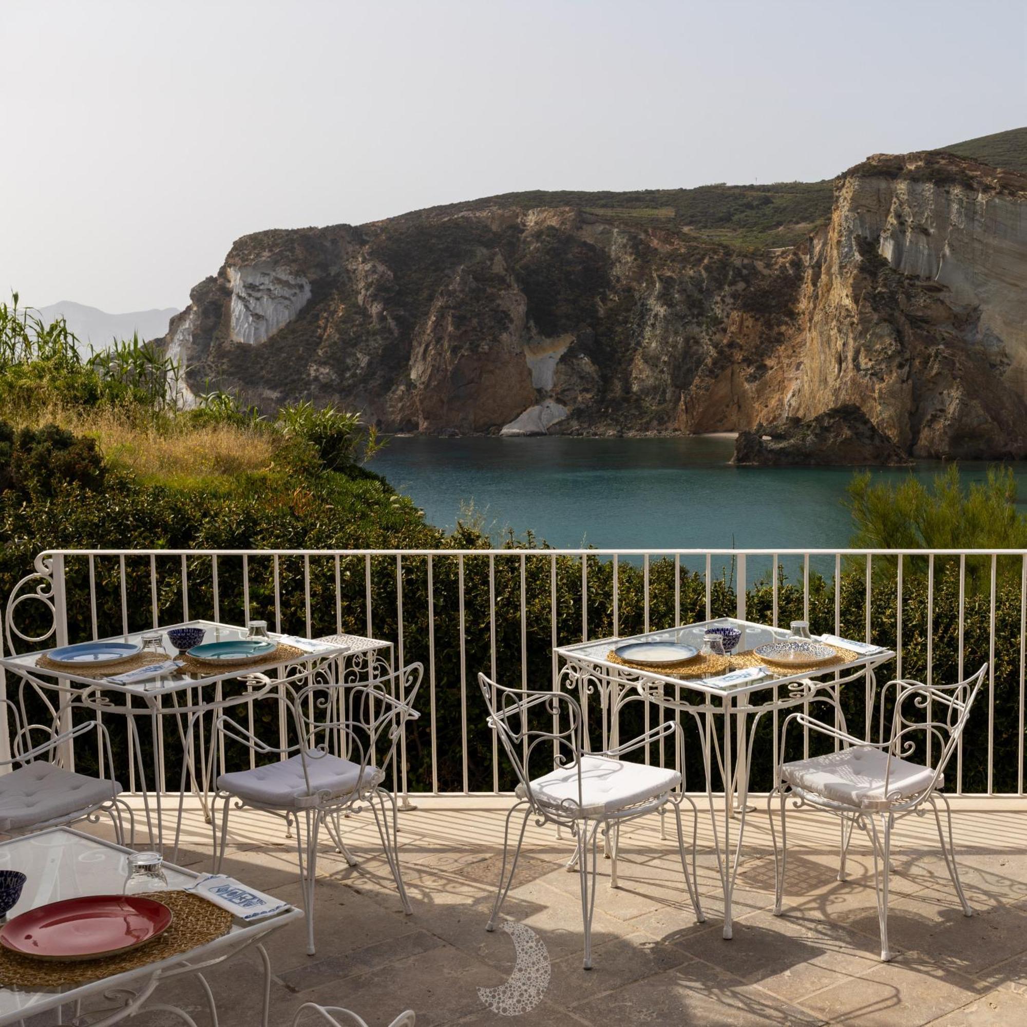 Hotel Chiaia Di Luna Понца Екстериор снимка