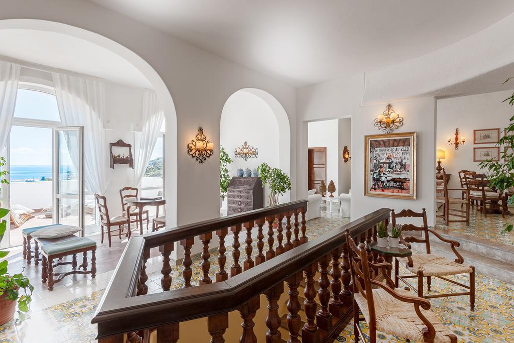Hotel Chiaia Di Luna Понца Екстериор снимка