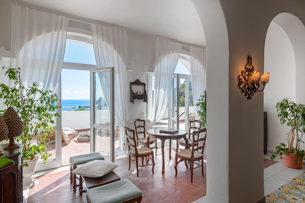 Hotel Chiaia Di Luna Понца Екстериор снимка
