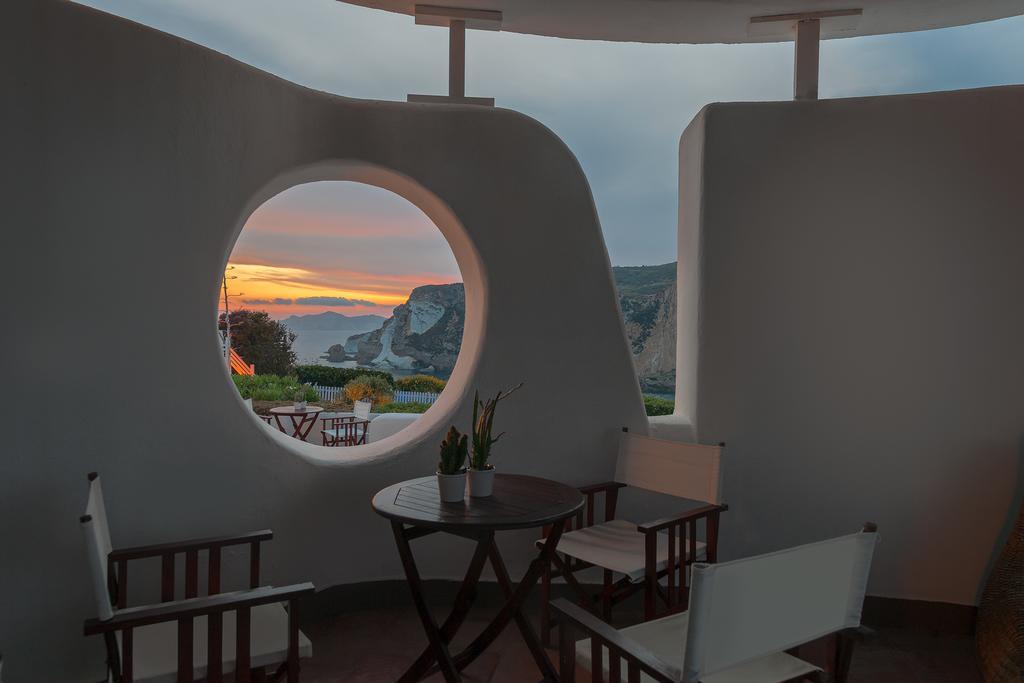 Hotel Chiaia Di Luna Понца Екстериор снимка