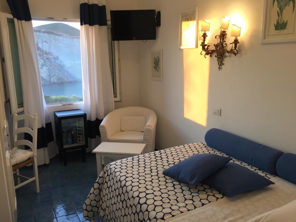 Hotel Chiaia Di Luna Понца Екстериор снимка